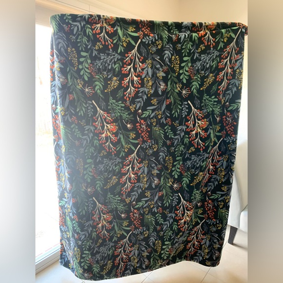 Monte & Jardin Ultra Plush Floral Throw Fleece Flower Blanket 60"x70” Warm Cozy - Picture 2 of 16